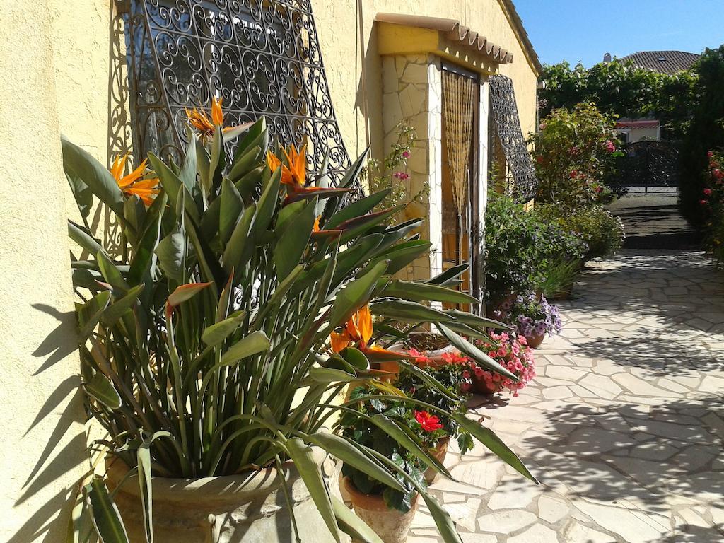 Bed & Breakfast Aux Amandiers Fréjus